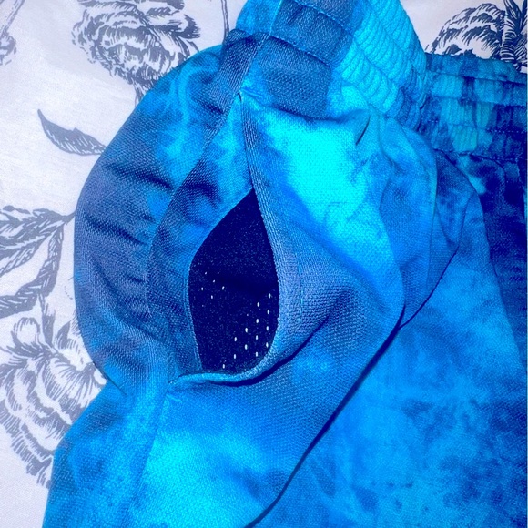 Boys Hurley Nike Dry Fit Blue Tie Dye Drawstring Shorts - Picture 5 of 10